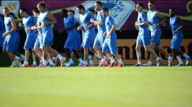 إتحاد الكرة الفرنسي لن يتكفل بنفقات إقامة لاعبي “الديكة”