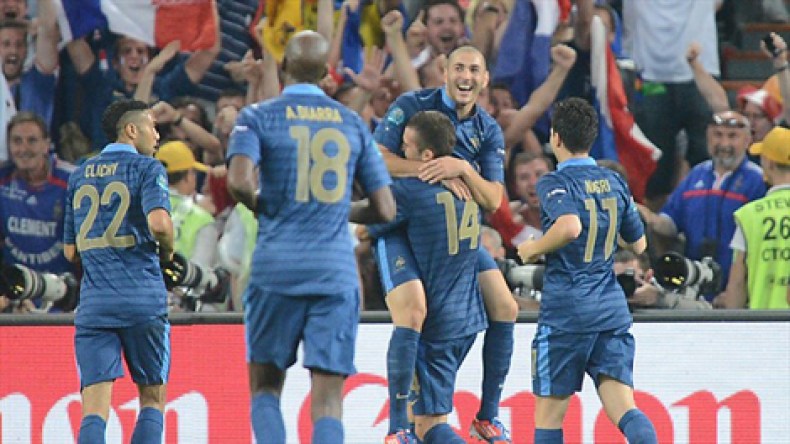 فرنسا تنقل “أنفلونزا الديكة” للأوكرانيين وتخطف منهم فوزا ثمينا!