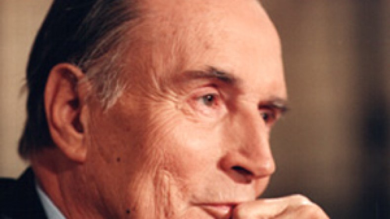 فرانسوا ميتران أعدم45 مجاهدا بالمقصلة في ظرف16 شهرا فقط