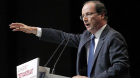 هولاند يبدأ في منح “الحراڤة” الجنسية الفرنسية وبطاقة الإقامة