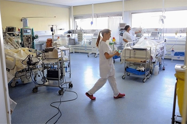 Foreign Doctors In France, Including Algerians, Protest Over Wage Increase