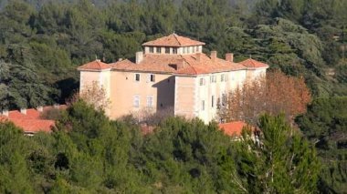 Algeria Recovers Its Property In France