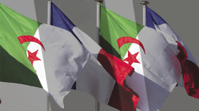 شباب يرفضون رفع العلم الفرنسي في عين تموشنت