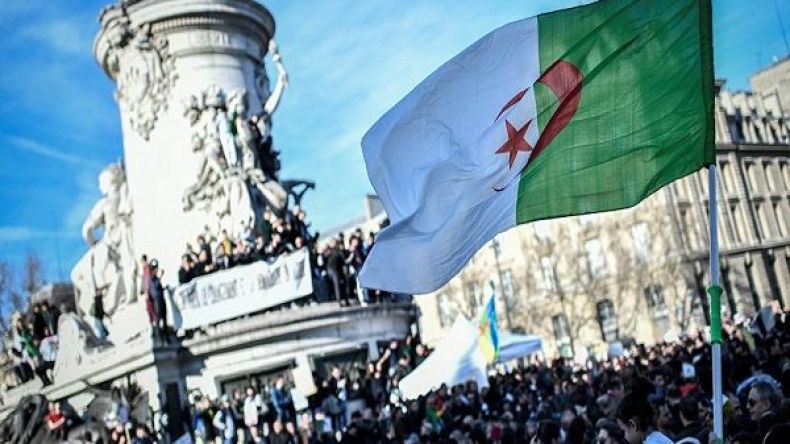 Contre un 5e mandat de Bouteflika: Des Algériens manifestent à Paris