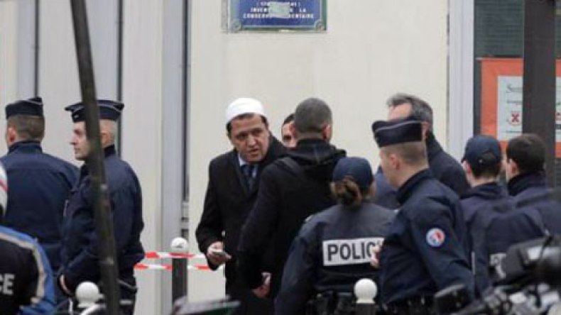 القضاء الفرنسي يمنع تظاهرة في باريس لدوافعها الإسلاموفوبية