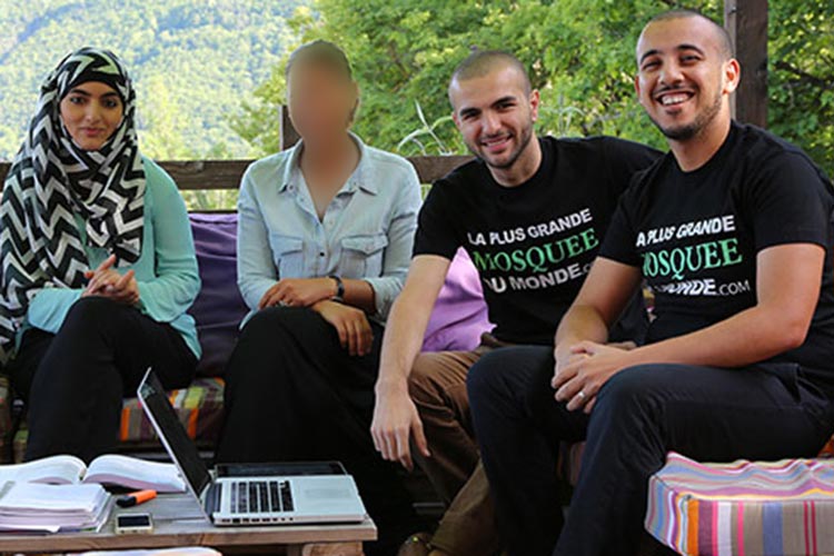 Algerians manage to open 3,000 places of worship in France