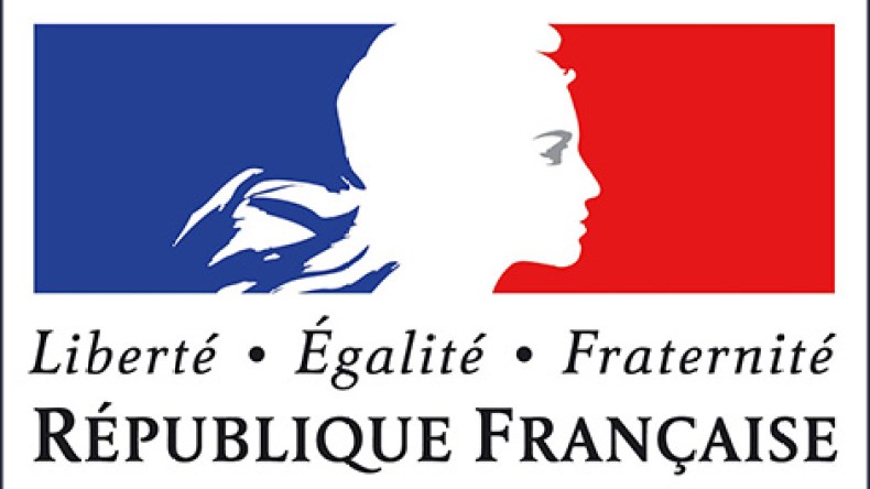 حرية التعبير في فرنسا تدافع عن خرافات اليهود وتهين مقدسات المسلمين