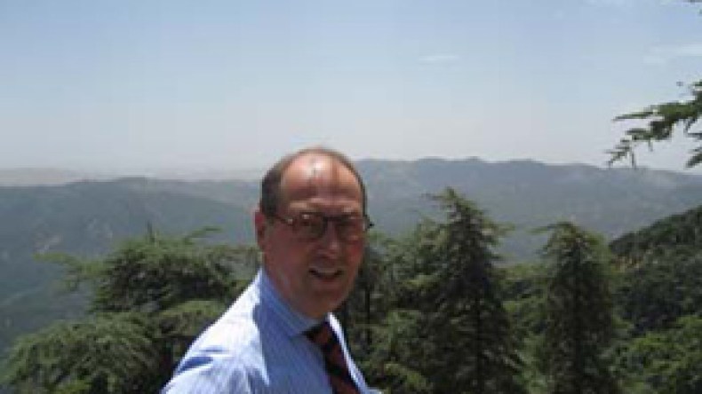 السفير الفرنسي:”لا علم لي بمطالبة الأقدام السوداء بممتلكاتهم في الجزائر”