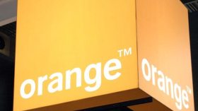 “أورانج” الفرنسية تتراجع ومديرها يؤكد “نحن نحب إسرائيل”