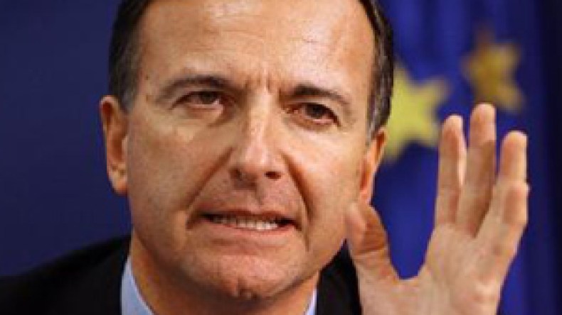 وزير خارجية إيطاليا يعلن فتح تحقيق في مهلة الإرهابيين لتحرير الرهينتين