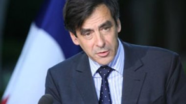 Bouteflika reçoit François Fillon et refuse de se prononcer sur la participation de l’Algérie à l’UPM