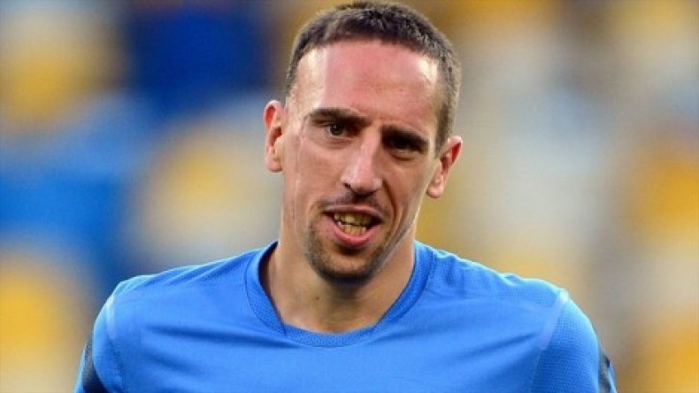 متطرّفو فرنسا يطالبون “ريبيري” بتمثيل ألوان منتخب الجزائر!