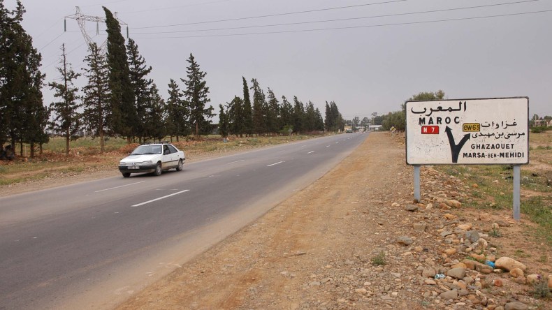 الرباط تدعو الجزائر إلى فتح الحدود البرية بين البلدين