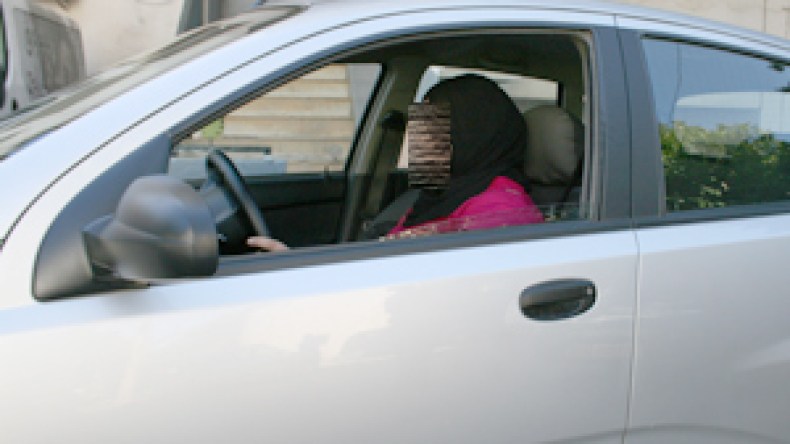 نساء يجازفن بحياتهنّ ويقتحمن عالم “الكلوندستان”