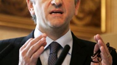 French defence Minister: “Victims of nuclear tests to receive cash compensations”