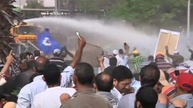Fresh clashes outside Egyptian defence ministry