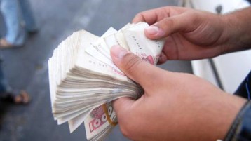 عندما يُنكّل بالتّعليم ويُعبث بالاقتصاد في بلادنا