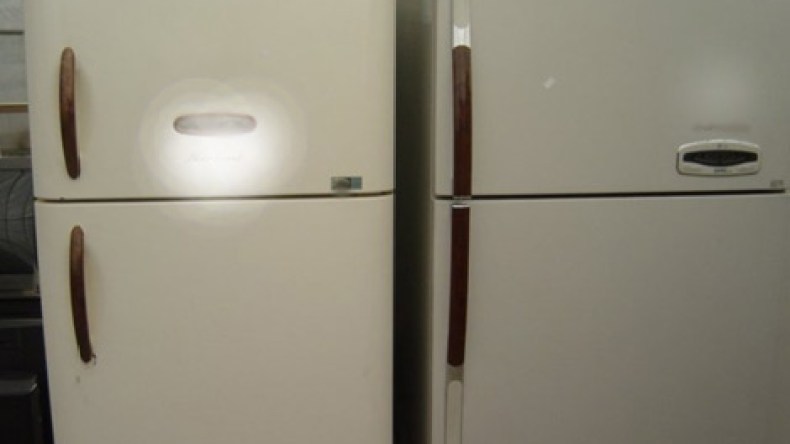 مكيفات وثلاجات بغازات مسمومة تتسبب في الاختناق والحرائق