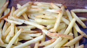 “فريت” مجمدة تستورد في عز التقشف!