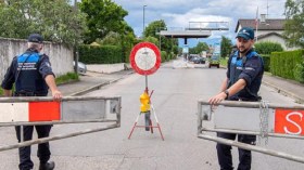 أوروبا تبدأ في إعادة فتح الحدود