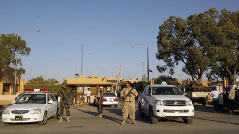 ليبيا ترخص لشركات أمن أجنبية لحماية حدودها مع الجزائر
