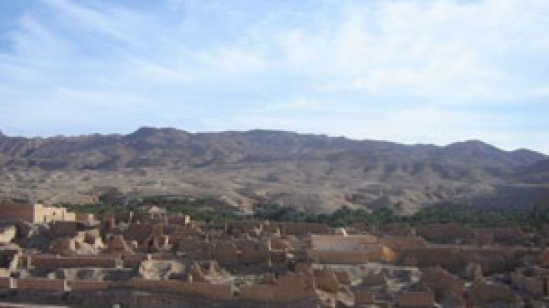 الحرس التونسي يمنع عشرات التونسيين من الدخول الى الأراضي الجزائرية