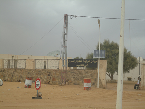 Armed forces evacuate hundreds of Algerian families in the Libyan border