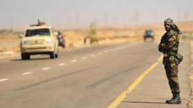 الجزائر تغلق حدودها البرية مع ليبيا