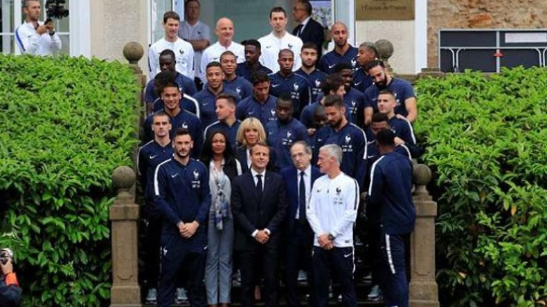 “ماكرون” يلتحق ببقية الرؤساء