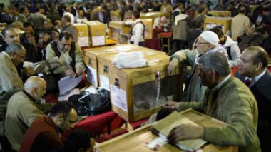 Égypte: les Frères musulmans revendiquent plus de 40% aux législatives