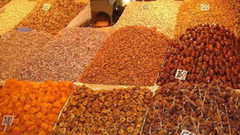 استيراد 15 مليار سنتيم كفواكه جافة