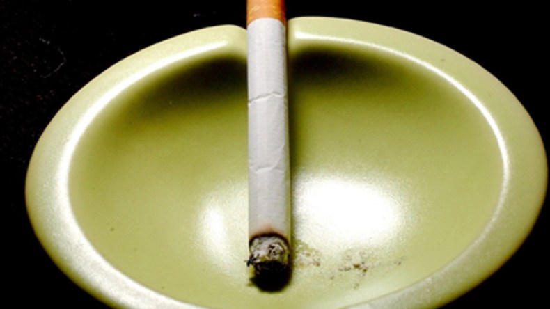 سحب رخص النشاط وتوقيف الموظفين مؤقتا بسبب التدخين في الأماكن العامة