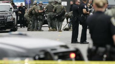 Une fusillade signalée en Californie: Au moins trois morts
