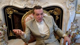 رئيس فريق روماني: مُمارسة المرأة لِكرة القدم أمرٌ يُغضب الرّبّ