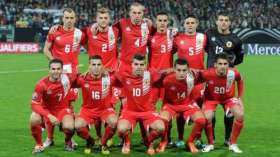 منتخب يُشارك في تصفيات المونديال لاعبوه لا يُمارسون الكرة!؟