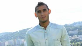 غلام يتعاطف مع ضحايا زلزال العاصمة