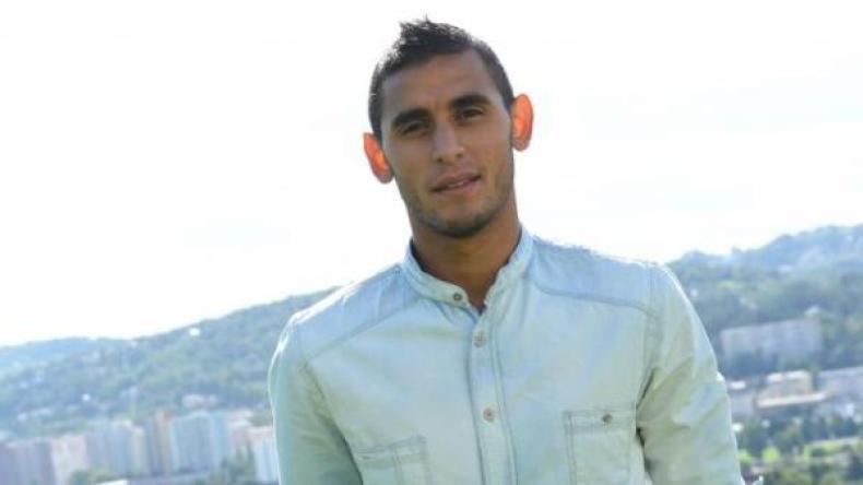 غلام يتعاطف مع ضحايا زلزال العاصمة