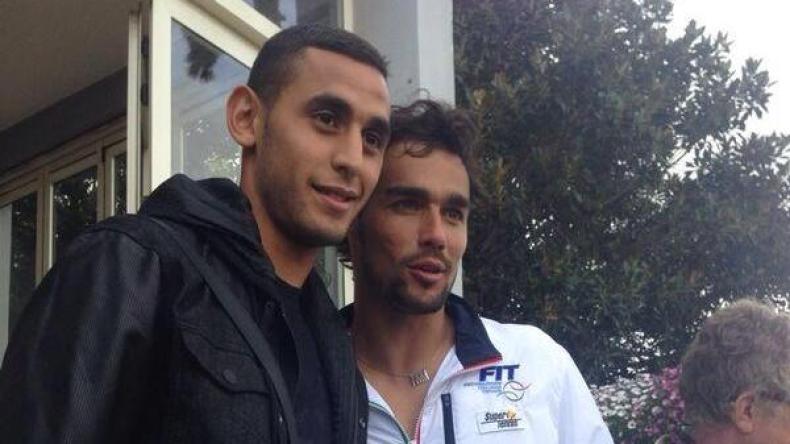 غلام من عشاق رياضة التنس!