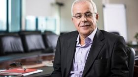 وزير الإتصال يشجب العنف بعد وفاة “إيبوسي”