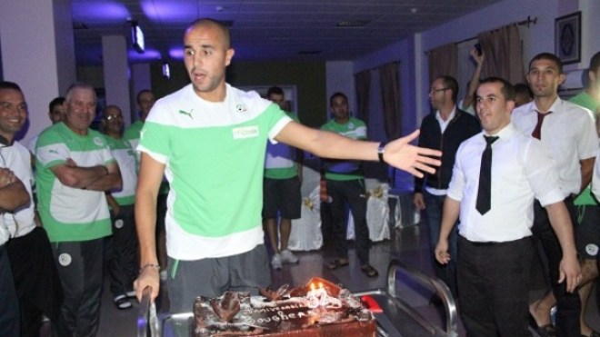 بوقرة يحتفل بعيد ميلاده والفيفا تهنّئه!