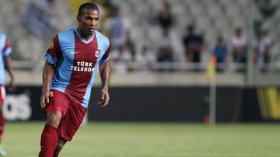 خليلوزيتش يتشاجر مع مالودا وإدارة طرابزن سبور تفسخ عقد اللاعب الفرنسي