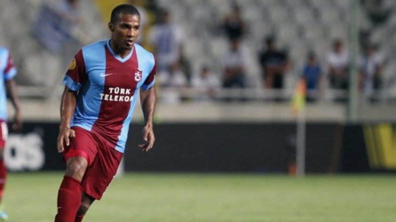 خليلوزيتش يتشاجر مع مالودا وإدارة طرابزن سبور تفسخ عقد اللاعب الفرنسي