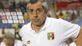 منافس الجزائر.. مدرب السنيغال يشكو قلّة ميادين التدريب والفنادق