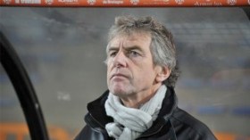 غوركوف‮ ‬يحاول إقناع مدربي‮ ‬الأندية بالتعاون معه