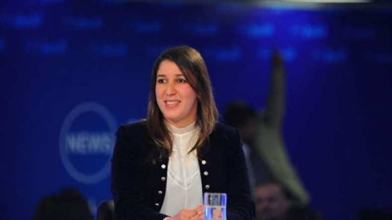 نادي شعلة الإعلام “زهير إحدادن” يكرّم صحفية الشروق ناهد زرواطي