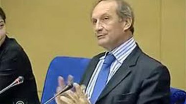 Guerre civile en Libye: la France s'inscrit “dans la durée” selon Gérard Longuet