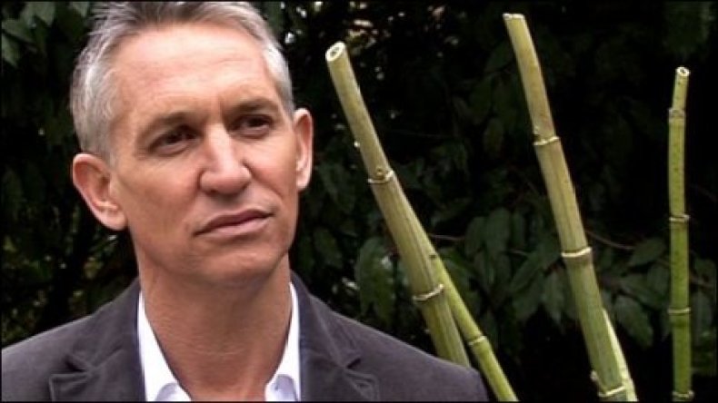 معلّق إنجليزي يسخر من سجود لاعب مسلم!؟