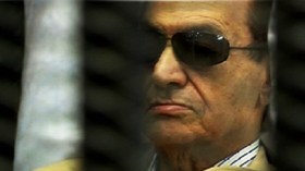 محاكمة مبارك.. بين العدالة والسياسة