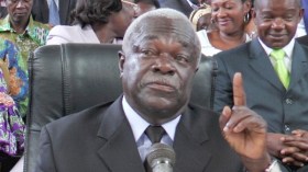 خال رئيس الغابون: لا تهمنا “الكان” نحن بحاجة إلى تعبيد الطرقات وبناء الجسور