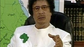 ينش الذّبّان ويصر على أن اسم أوباما هو بوعمامة